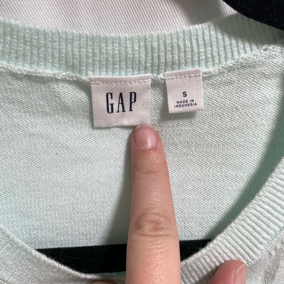 Gap Cardigan - Picture 2 of 3